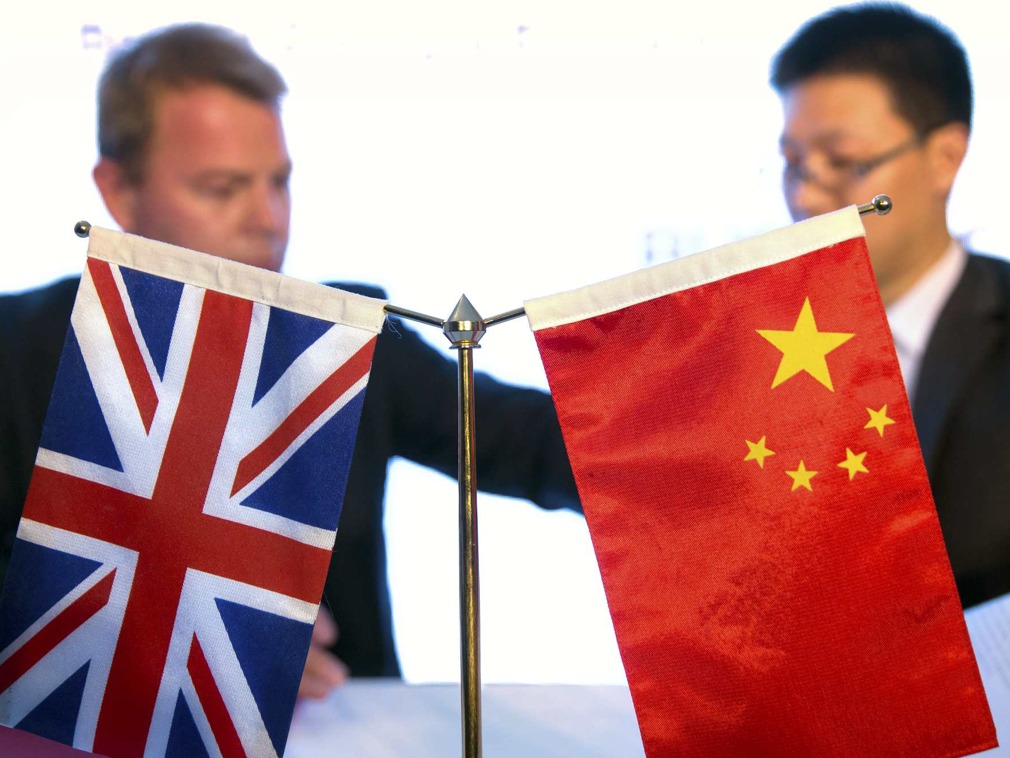 中英关系因香港人权,华为设备等议题的争论陷入泥泞.(互联网)