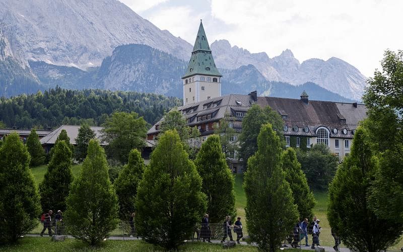 七国集团领导人6月26日-28日齐聚德国巴伐利亚州阿尔卑斯山埃尔毛宫，峰会重点是俄乌战争及这场战争引发的一系列危机等。（路透社） 