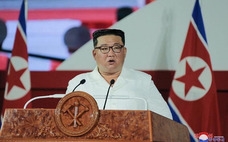 朝中社报道称，朝鲜领导人金正恩宣布在对抗冠病疫情的战斗中取得胜利，并下令取消5月份实施的最大限度的防疫措施。（法新社）

 