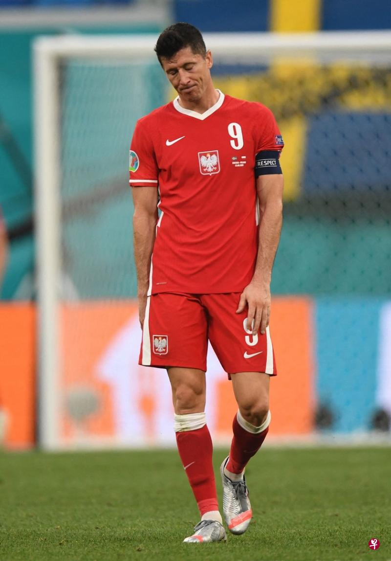 波兰小组赛出局 莱万多夫斯基:很难受