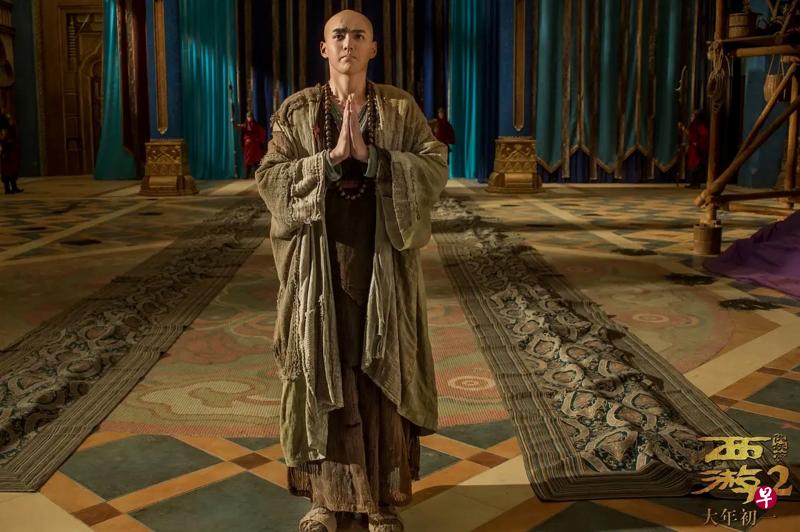 吴亦凡曾获周星驰钦点在电影《西游伏妖篇》中饰演唐三藏.(电影剧 ))