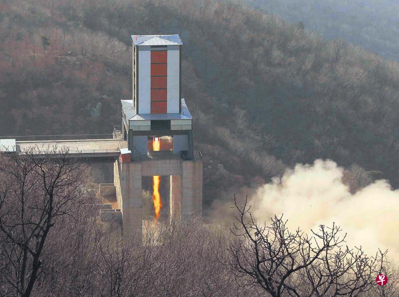 朝鲜中央通讯社9日发布照片,显示在西海卫星发射场进行的新型洲际弹道