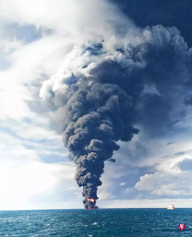 相撞逾一周后油船爆炸沉没 32船员均遇难