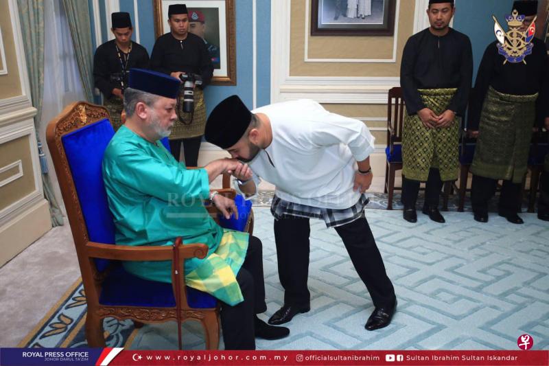 (柔佛王室官方面簿照片)