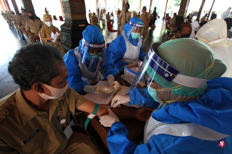 印度尼西亚周三报告了87起新的冠状病毒死亡病例,这是增幅最大的一天