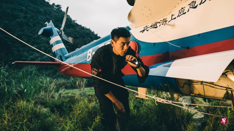 彭于晏《紧急救援》在山区展开救援任务.
