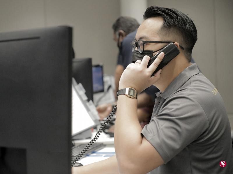 警察行动指挥中心全天候运作, 接线警员以12小时轮班制接听热线电话.